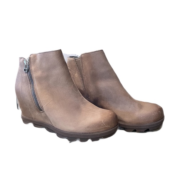 ❤️ SOREL JOAN OF ARTIC II WEDGE BOOTS ZIP ASH BROWN  SIZE 9 NEW - Picture 1 of 11